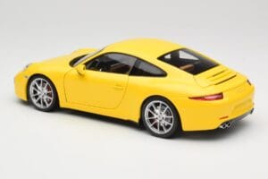 Porsche 911 991 Carrera S Racing Yellow Minichamps 1:18 100061021 Kovina – slika 7 od 8