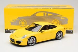 Porsche 911 991 Carrera S Racing Yellow Minichamps 1:18 100061021 Kovina – slika 8 od 8