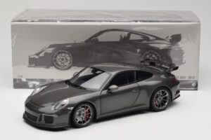 Porsche 911 991 GT3 Grey Metallic Minichamps 1:18 110062720 Kovina – slika 8 od 8