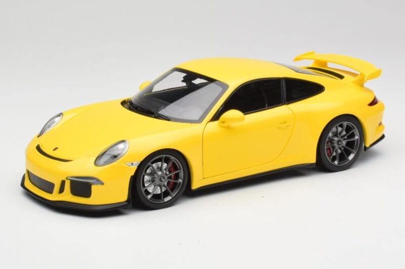 Porsche 911 991 GT3 Racing Rumena & Srebrna Kolesa Minichamps 1:18 110062722 Kovina