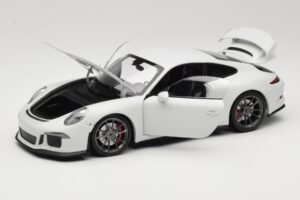Porsche 911 991 GT3 Bel S Srebrnimi Platišči Minichamps 1:18 113062721 Kovina – slika 2 od 8