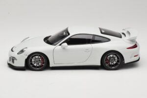 Porsche 911 991 GT3 Bel S Srebrnimi Platišči Minichamps 1:18 113062721 Kovina – slika 4 od 8