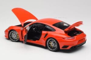 Porsche 911 991 Turbo S Lava Orange Minichamps 1:18 110067120 Kovina – slika 5 od 8