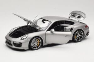 Porsche 911 991 Turbo S Srebrn Minichamps 1:18 113067126 Kovina – slika 2 od 8