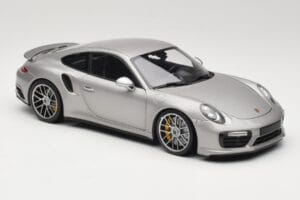 Porsche 911 991 Turbo S Srebrn Minichamps 1:18 113067126 Kovina – slika 6 od 8