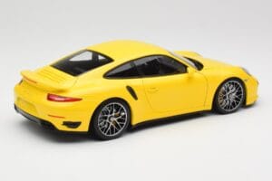 Porsche 911 991 Turbo S Rumen S Srebrnimi Platišči Minichamps 1:18 110062322 Kovina – slika 3 od 8