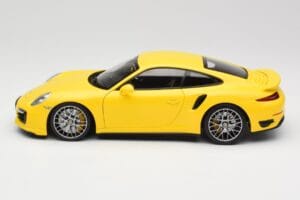 Porsche 911 991 Turbo S Rumen S Srebrnimi Platišči Minichamps 1:18 110062322 Kovina – slika 4 od 8