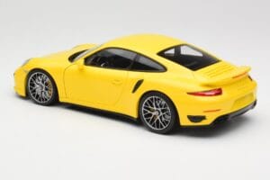 Porsche 911 991 Turbo S Rumen S Srebrnimi Platišči Minichamps 1:18 110062322 Kovina – slika 5 od 8