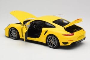 Porsche 911 991 Turbo S Rumen S Srebrnimi Platišči Minichamps 1:18 110062322 Kovina – slika 7 od 8