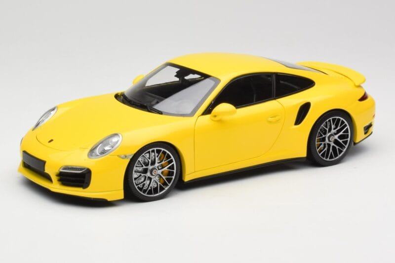 Porsche 911 991 Turbo S Rumen S Srebrnimi Platišči Minichamps 1:18 110062322 Kovina
