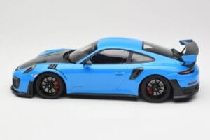 Porsche 911 991.2 GT2 RS Moder s Črnimi Platišči Minichamps 1:18 155068308 Kovina – slika 3 od 6