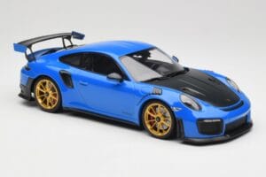 Porsche 911 991.2 GT2 RS Moder z Zlatimi Platišči Minichamps 1:18 155068302 Kovina – slika 4 od 6