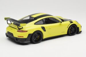 Porsche 911 GT2 RS 991.2 Weissach Package Zelena Črna Kolesa Minichamps 1:18 155068300-1 Kovina – slika 2 od 6