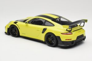 Porsche 911 GT2 RS 991.2 Weissach Package Zelena Črna Kolesa Minichamps 1:18 155068300-1 Kovina – slika 5 od 6