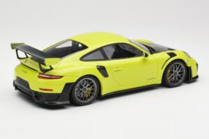 Porsche 911 991.2 GT2 RS Limonasto Zelen s Srebrnimi Platišči Minichamps 1:18 155068309 Kovina – slika 2 od 6