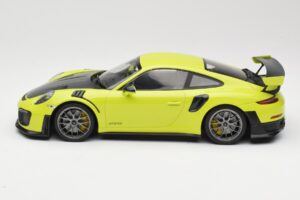 Porsche 911 991.2 GT2 RS Limonasto Zelen s Srebrnimi Platišči Minichamps 1:18 155068309 Kovina – slika 3 od 6