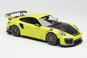 Porsche 911 991.2 GT2 RS Limonasto Zelen s Srebrnimi Platišči Minichamps 1:18 155068309 Kovina – slika 4 od 6