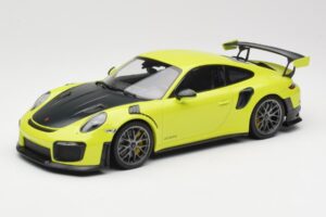 Porsche 911 991.2 GT2 RS Limonasto Zelen s Srebrnimi Platišči Minichamps 1:18 155068309 Kovina