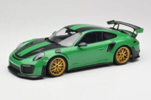 Porsche 911 991.2 GT2 RS Weissach Package British Racing Zelena & Zlata Kolesa Minichamps 1:18 153068318 Kovina