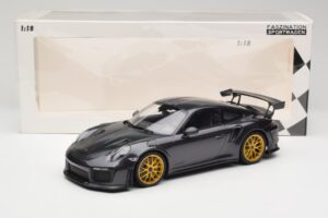 Porsche 911 991.2 GT2 RS Weissach Package Purple Metallic Z Zlatimi Magnezijevimi Kolesi Minichamps 1:18 153068322 Kovina – slika 6 od 6