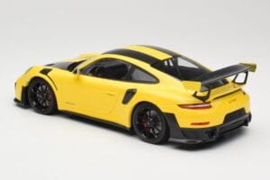 Porsche 911 991.2 GT2 RS Weissach Package Rumen s Črnimi Platišči Minichamps 1:18 155068311 Kovina – slika 5 od 6