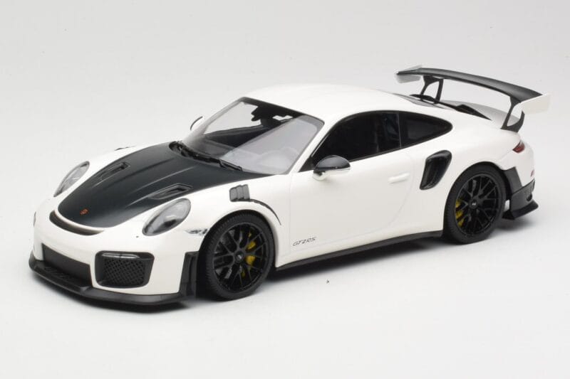 Porsche 911 991.2 GT2 RS Bel s Črnimi Platišči Minichamps 1:18 155068310 Kovina