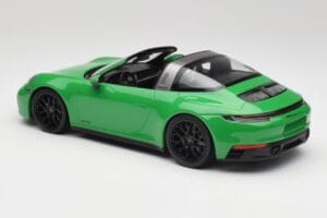 Porsche 911 991.2 Targa 4 GTS British Racing Zelena Minichamps 1:18 155061065 Kovina – slika 5 od 6