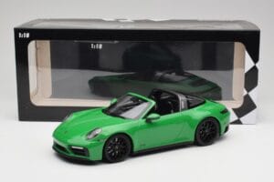 Porsche 911 991.2 Targa 4 GTS British Racing Zelena Minichamps 1:18 155061065 Kovina – slika 6 od 6