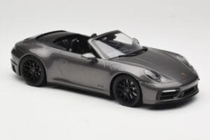 Porsche 911 992 Carrera 4 GTS Kabriolet Grey Metallic Minichamps 1:18 155063031 Kovina – slika 4 od 6