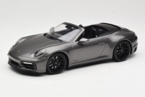 Porsche 911 992 Carrera 4 GTS Kabriolet Grey Metallic Minichamps 1:18 155063031 Kovina