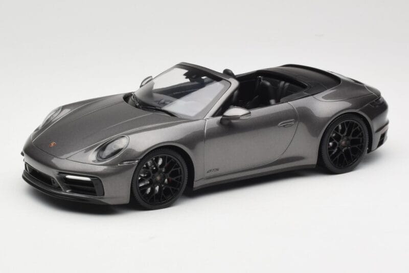 Porsche 911 992 Carrera 4 GTS Kabriolet Grey Metallic Minichamps 1:18 155063031 Kovina