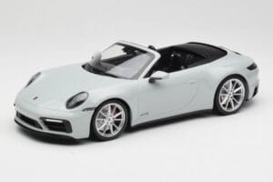 Porsche 911 992 Carrera 4 GTS Kabriolet Siv Minichamps 1:18 155063034 Kovina