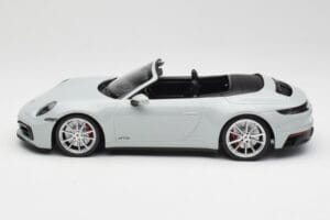 Porsche 911 992 Carrera 4 GTS Kabriolet Siv Minichamps 1:18 155063034 Kovina – slika 5 od 6