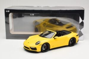Porsche 911 992 Carrera 4 GTS Kabriolet Rumena Minichamps 1:18 155063030 Kovina – slika 6 od 6