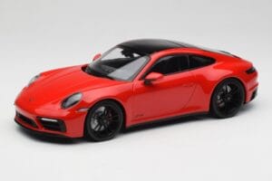 Porsche 911 992 Carrera 4 GTS Rdeča Minichamps 1:18 155063100 Kovina