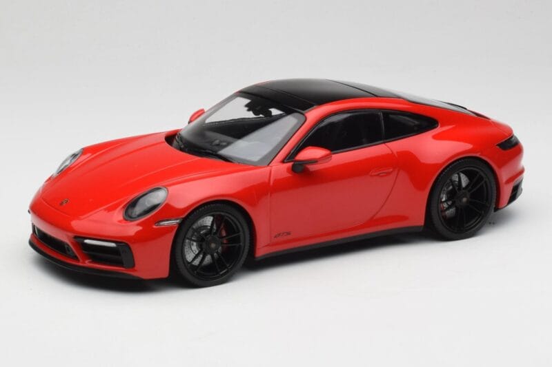 Porsche 911 992 Carrera 4 GTS Rdeča Minichamps 1:18 155063100 Kovina