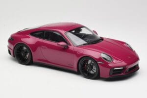 Porsche 911 992 Carrera 4 GTS Rubystar Minichamps 1:18 155063102 Kovina – slika 4 od 6