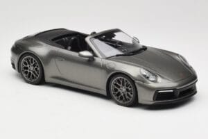 Porsche 911 992 Carrera 4S Kabriolet Mamba Green Metallic Minichamps 1:18 155067337 Kovina – slika 4 od 6