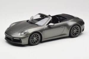 Porsche 911 992 Carrera 4S Kabriolet Mamba Green Metallic Minichamps 1:18 155067337 Kovina