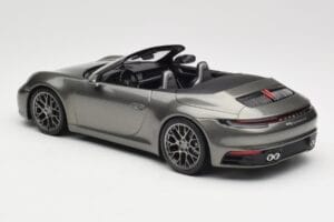 Porsche 911 992 Carrera 4S Kabriolet Mamba Green Metallic Minichamps 1:18 155067337 Kovina – slika 5 od 6