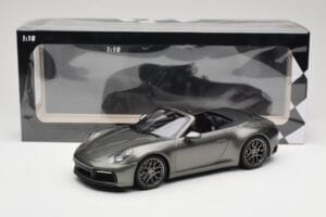 Porsche 911 992 Carrera 4S Kabriolet Mamba Green Metallic Minichamps 1:18 155067337 Kovina – slika 6 od 6