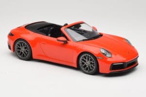 Porsche 911 992 Carrera 4S Kabriolet Oranžen Minichamps 1:18 155067334 Kovina – slika 4 od 6
