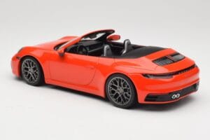 Porsche 911 992 Carrera 4S Kabriolet Oranžen Minichamps 1:18 155067334 Kovina – slika 5 od 6