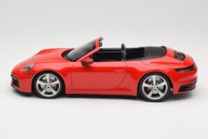 Porsche 911 992 Carrera 4S Kabriolet Rdeč Minichamps 1:18 155067331 Kovina – slika 3 od 6