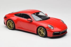 Porsche 911 992 Carrera 4S Guards Rdeča & Zlata Kolesa Minichamps 1:18 153067328 Kovina – slika 4 od 6