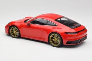 Porsche 911 992 Carrera 4S Guards Rdeča & Zlata Kolesa Minichamps 1:18 153067328 Kovina – slika 5 od 6