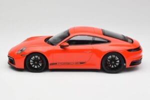 Porsche 911 992 Carrera 4S Lava Oranžen Minichamps 1:18 155067327 Kovina – slika 3 od 6