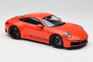 Porsche 911 992 Carrera 4S Lava Oranžen Minichamps 1:18 155067327 Kovina – slika 4 od 6