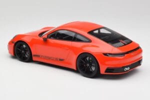 Porsche 911 992 Carrera 4S Lava Oranžen Minichamps 1:18 155067327 Kovina – slika 5 od 6