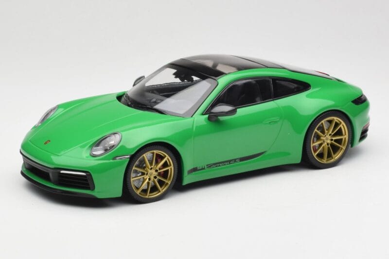 Porsche 911 992 Carrera 4S Python Green Minichamps 1:18 155067325 Kovina
